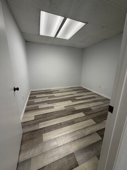 More Photos Of 5610 Kitsap Way, Bremerton Specialty For Lease