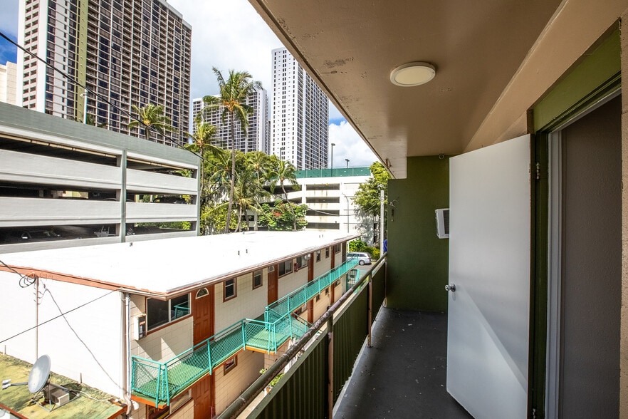 More Photos Of 287 Wai Nani Way, Honolulu Apartments For Sale