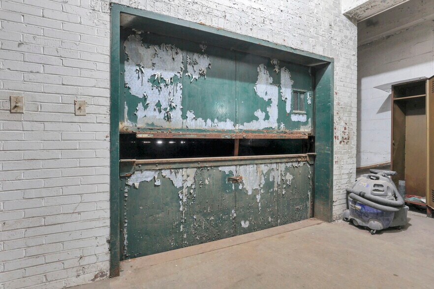 More Photos Of 435 N Elizabeth St, Lima Warehouse For Sale