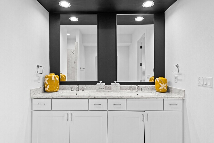 More Photos Of 3824 Berkman Dr, Austin Office Residential For Sale