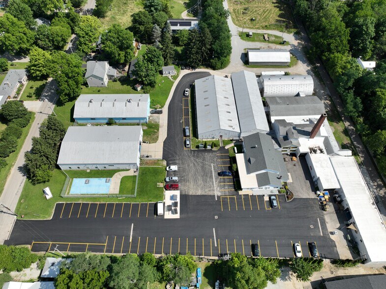 More Photos Of 305 N Walnut St, Yellow Springs Warehouse For Sale