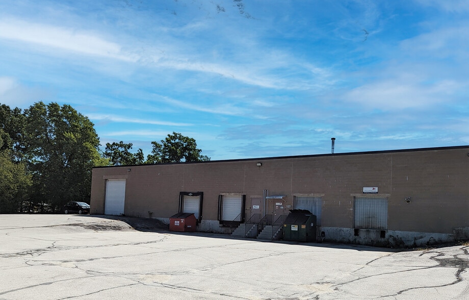 More Photos Of 10 Columbia Dr, Amherst Manufacturing For Lease