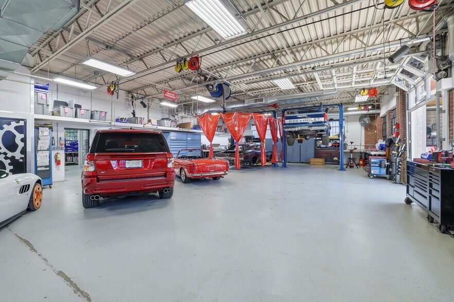 More Photos Of 66 Marbledale Rd, Tuckahoe Manufacturing For Lease