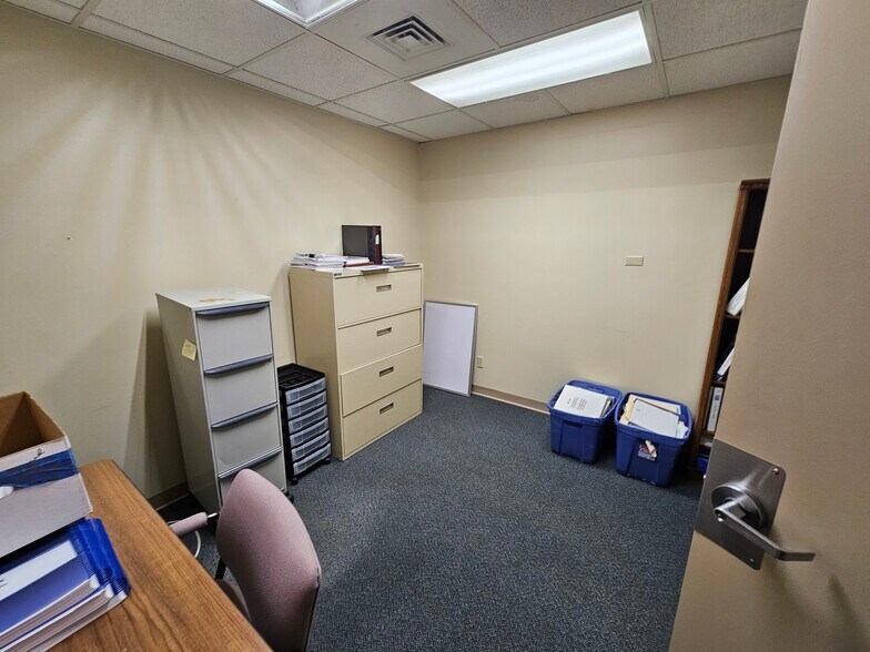 More Photos Of 97 S 4th St, Ishpeming Office For Lease