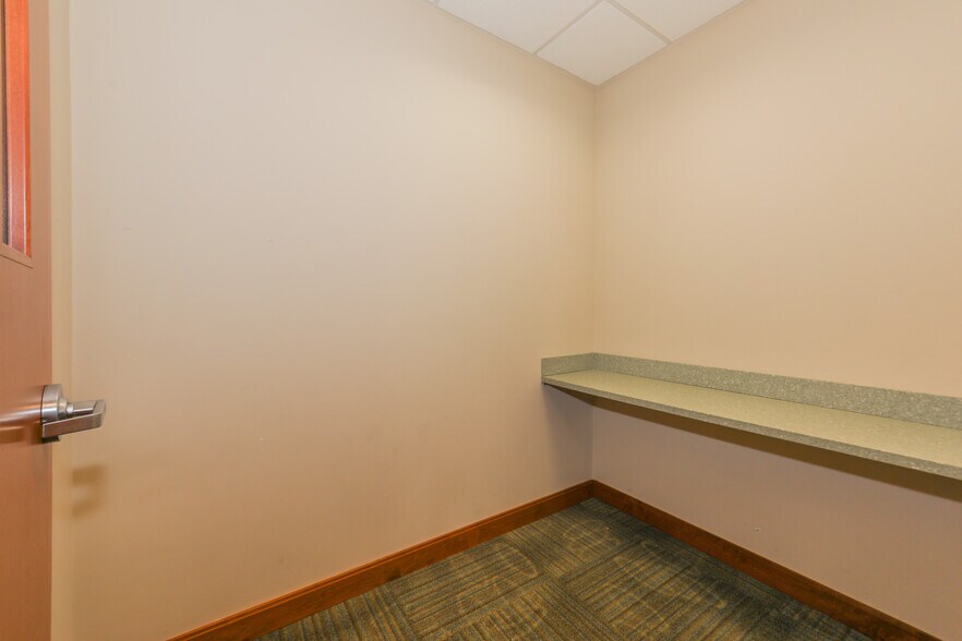 More Photos Of 1610 Main Ave, Clifton Bank For Sale