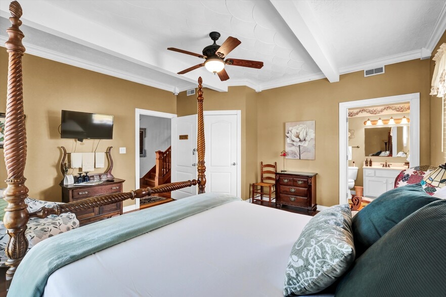 More Photos Of 110 Holy Cross Rd, Loretto Hospitality For Sale