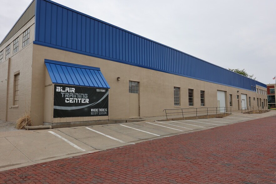 More Photos Of 138 N 16th St, Blair Manufacturing For Sale