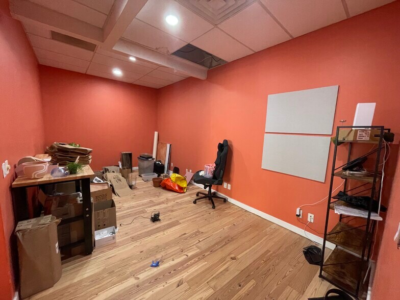 More Photos Of 4216 28th Ave, Astoria Office For Lease