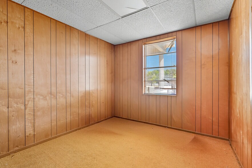More Photos Of 1510 Portland Ave, Abilene Lodge Meeting Hall For Sale