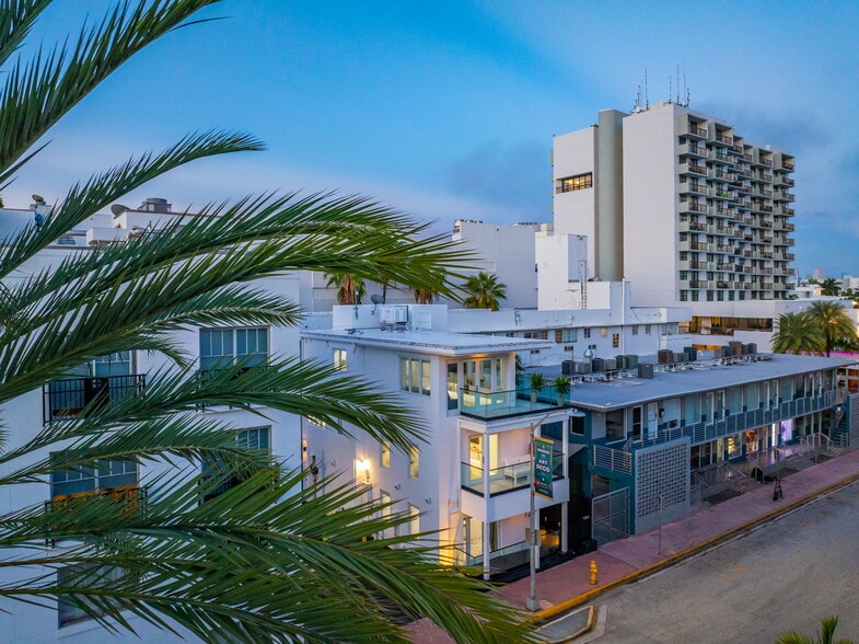 More Photos Of 124 11th St, Miami Beach Hotel For Sale