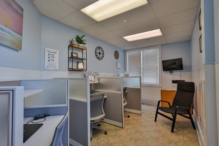 More Photos Of 541 Seneca St, Fountain Hill Healthcare For Sale
