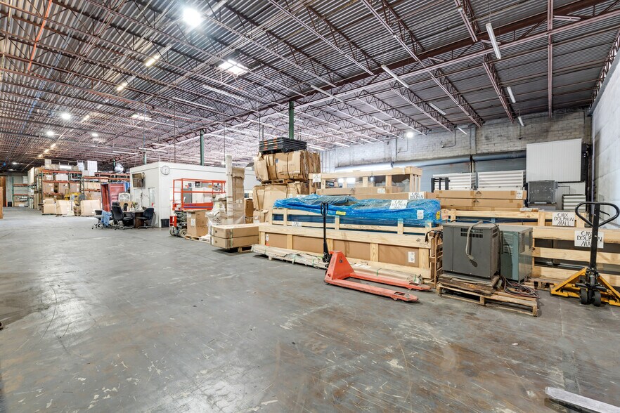 More Photos Of 3353 NW 74th Ave, Miami Industrial For Sale