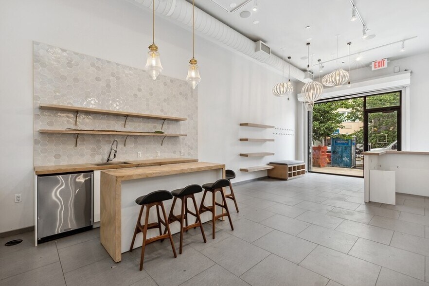 More Photos Of 208 N 8th St, Brooklyn Apartments For Lease