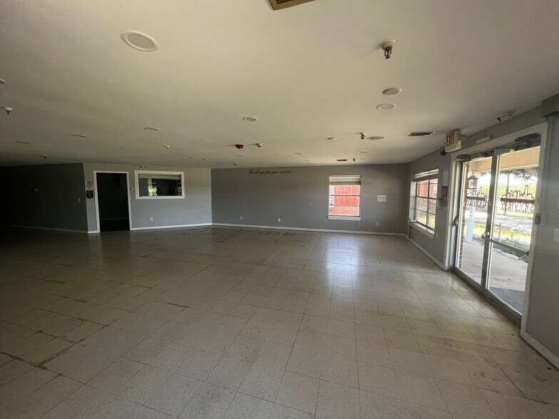 More Photos Of 2200 N Coltrane Rd, Oklahoma City Skilled Nursing Facility For Sale