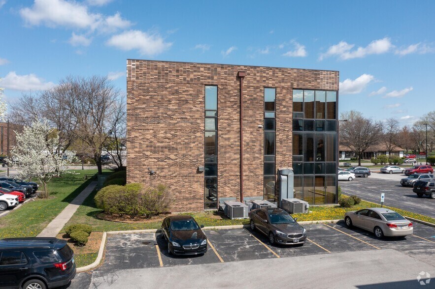 More Photos Of 905 W 175th St, Homewood Office For Lease