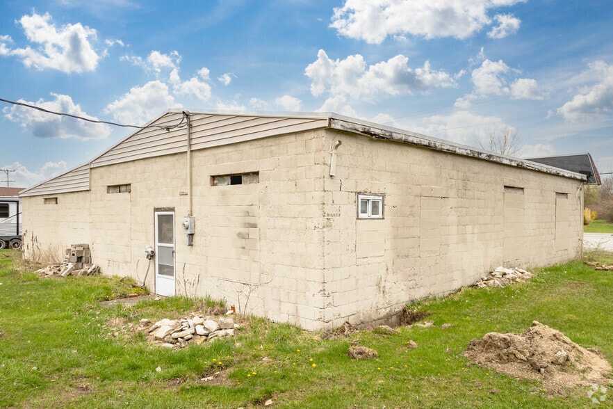 More Photos Of 5990 E Bayshore Rd, Lakeside Marblehead Flex For Lease