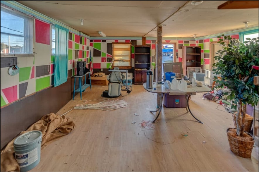 More Photos Of 607 E Lyons St, Marissa Specialty For Sale