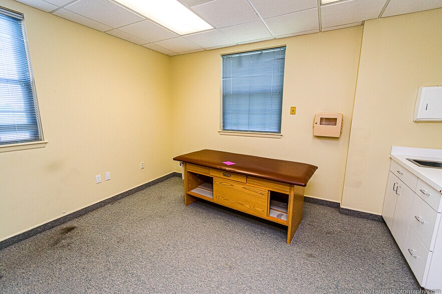 More Photos Of 110 Harbor Ln, Somers Point Medical For Sale