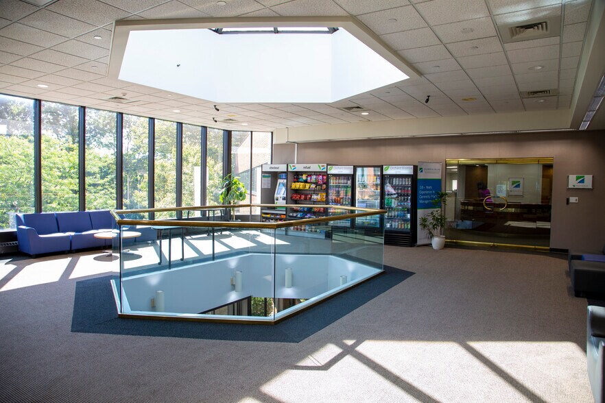 More Photos Of 100 S Shore Dr, East Haven Medical For Lease