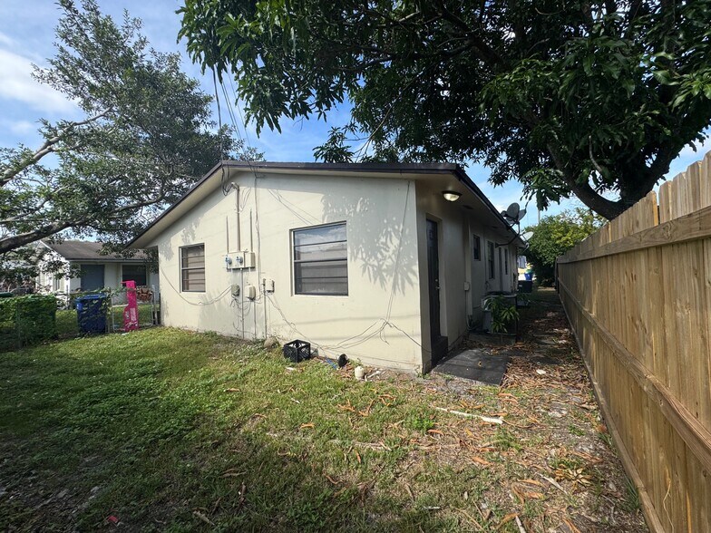 More Photos Of 6134 SW 40th Ct, Miramar Multifamily For Sale