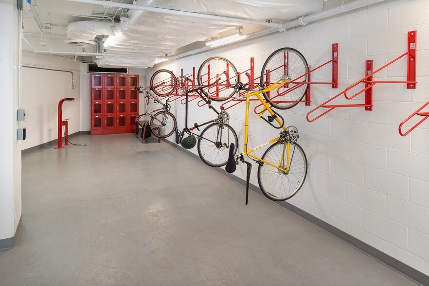 More Photos Of 1330 Connecticut Ave NW, Washington Office For Lease