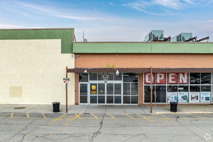 More Photos Of 300 S McLean Blvd, Elgin Unknown For Lease