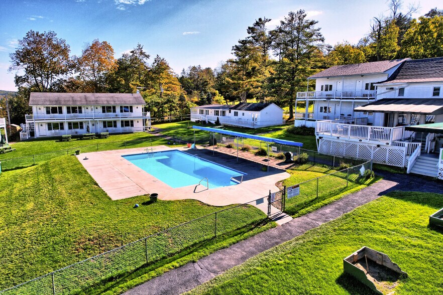 More Photos Of 118 Golden Hill Rd, Cornwallville Hotel For Sale