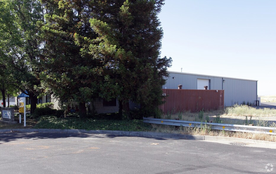 More Photos Of 4081 Seaport Blvd, West Sacramento Warehouse For Lease