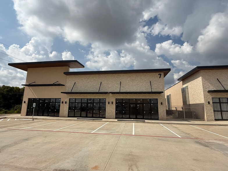 More Photos Of 735 Plantation Dr. Dr, Richmond General Retail For Lease