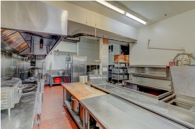 More Photos Of 606 Broadway, San Francisco Storefront Retail Residential For Sale