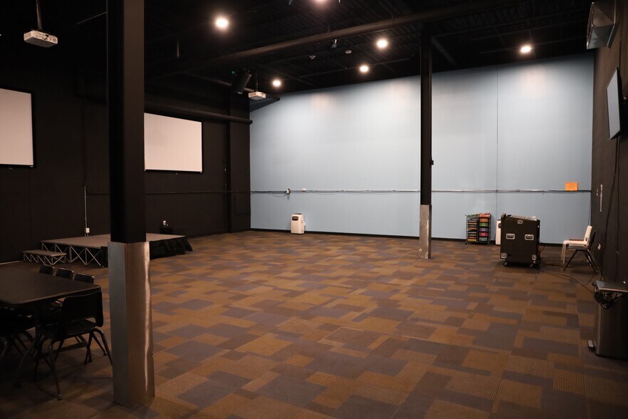 More Photos Of 2800 N Water St, Decatur General Retail For Sale