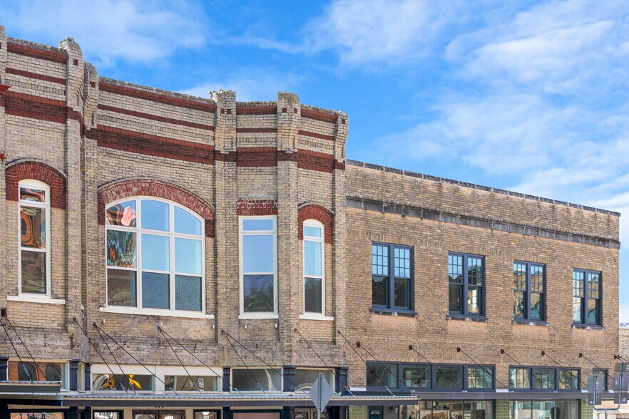 More Photos Of 114 N Main St, Taylor Storefront Retail Office For Lease