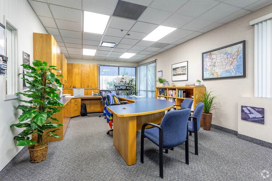 More Photos Of 3146 S Chestnut Ave, Fresno Warehouse For Sale