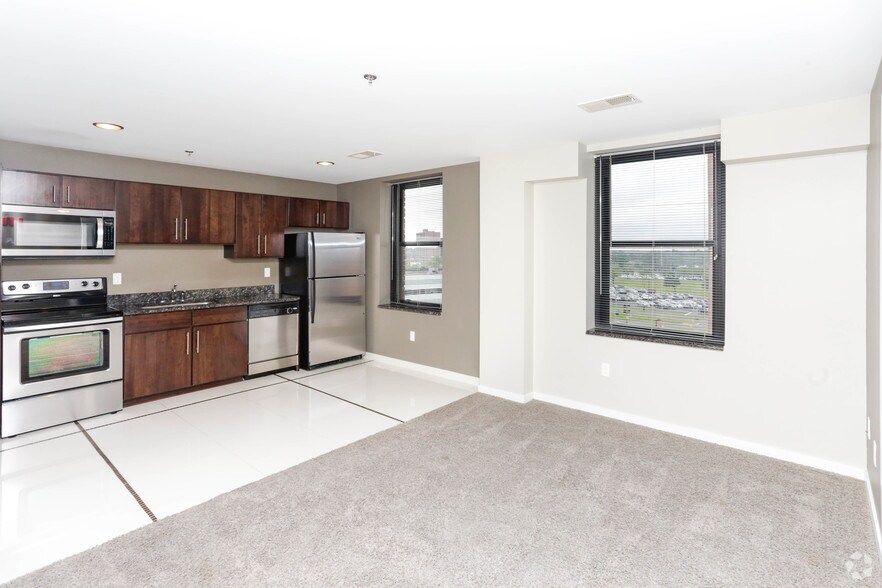 More Photos Of 607 E 2nd Ave, Flint Apartments For Lease