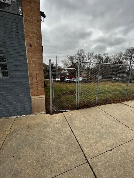 More Photos Of 10903 S Michigan Ave, Chicago Apartments For Lease