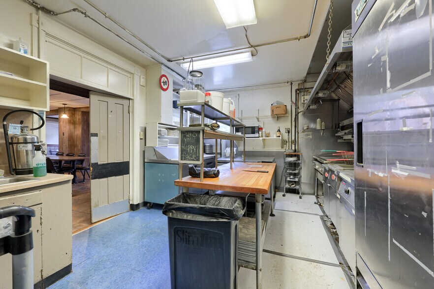 More Photos Of 601 S Front St, Wrightsville Specialty For Sale