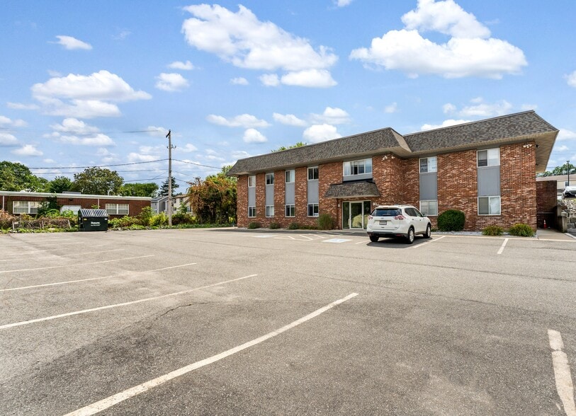 More Photos Of 999 N Main St, Randolph Medical For Sale