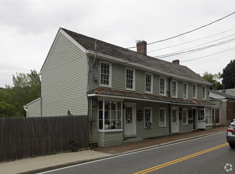 Primary Photo Of 17-21 Main St, Roslyn Storefront Retail Office For Lease
