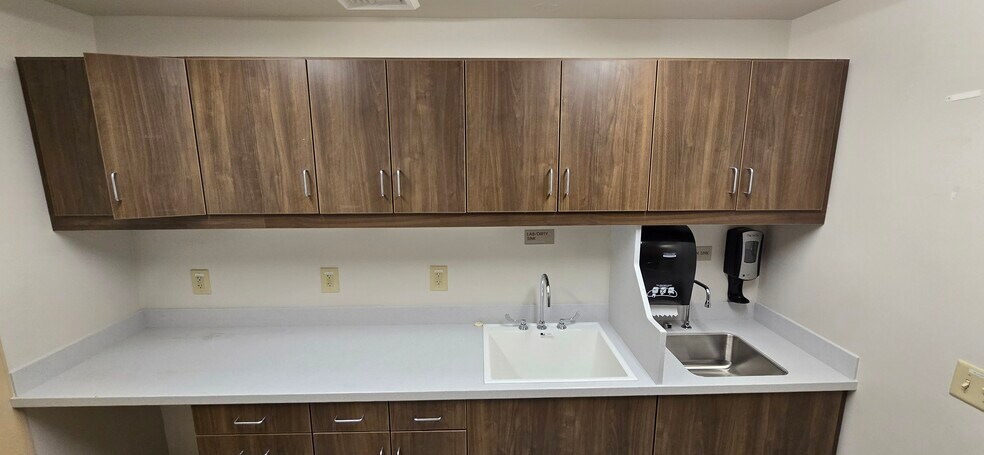 More Photos Of 3605 Ranch Dr, Prescott Medical For Lease