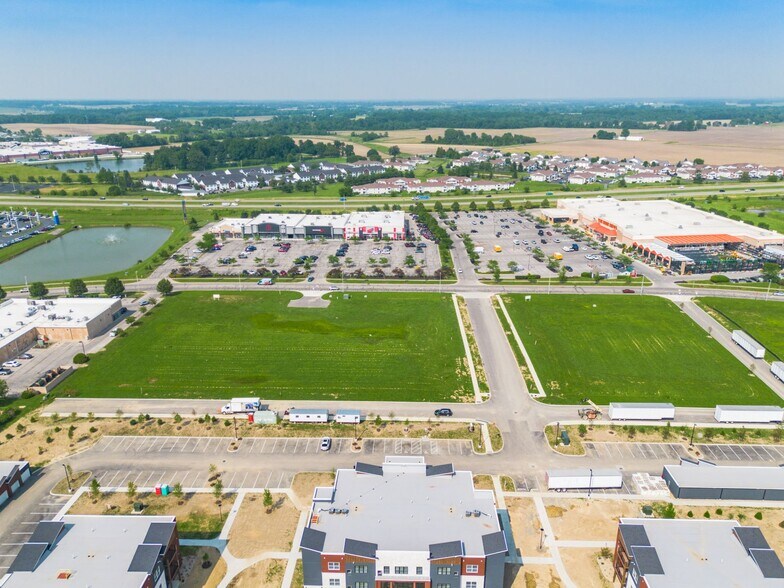 More Photos Of 775 Colemans Crossing Blvd, Marysville Storefront For Lease