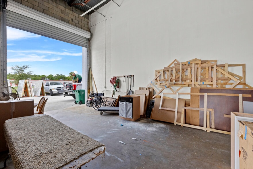 More Photos Of 1593 SE Village Green Dr, Port Saint Lucie Warehouse For Lease