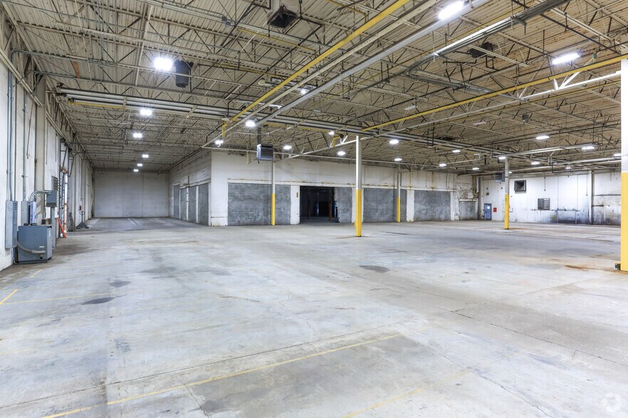 More Photos Of 300 Rogers St, Barnesville Warehouse For Lease