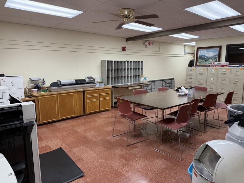 More Photos Of 1948 E Grand Ave, Laramie Office For Lease