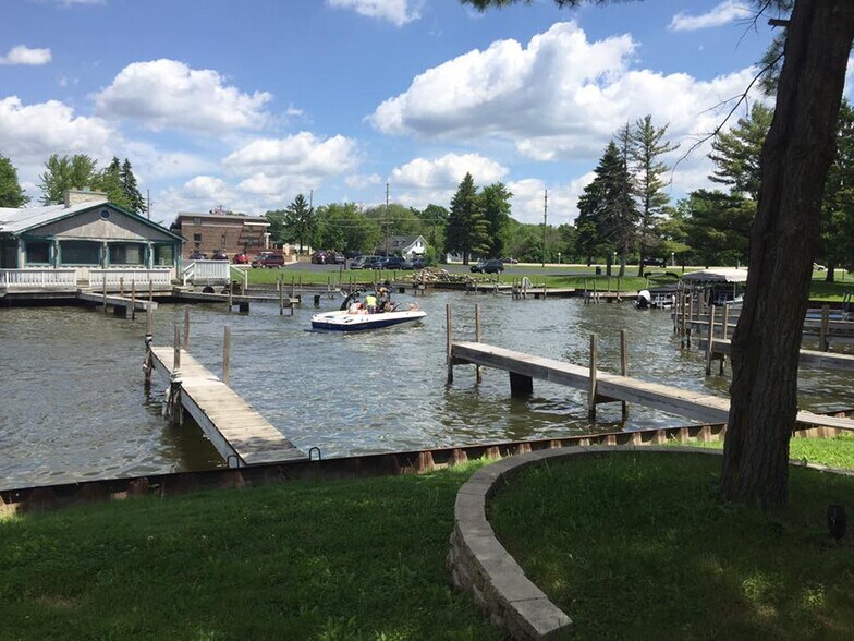 More Photos Of 3309 N Chapel Hill Road, Johnsburg Hotel For Sale