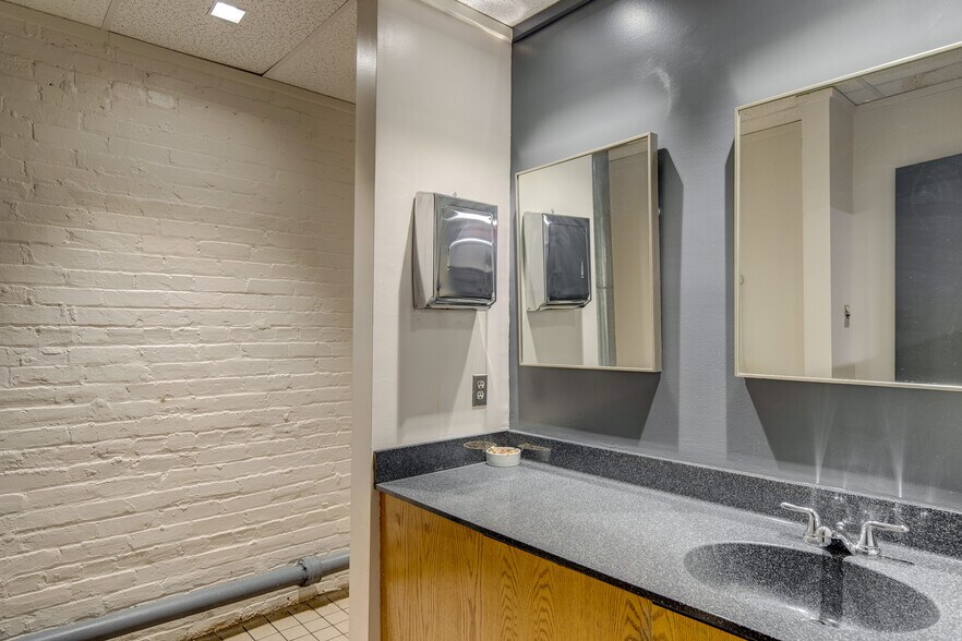 More Photos Of 1216-1220 Arch St, Philadelphia Loft Creative Space For Sale