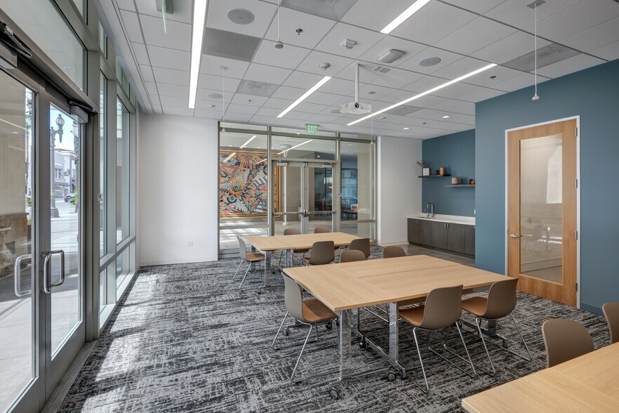 More Photos Of 385 E Colorado Blvd, Pasadena Medical For Lease