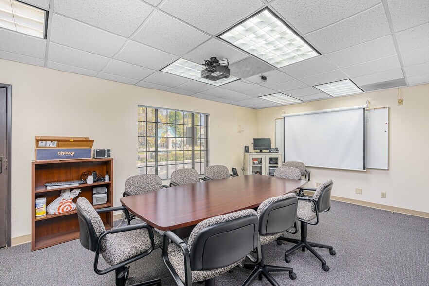 More Photos Of 1300 E Cypress St, Santa Maria Office Residential For Sale