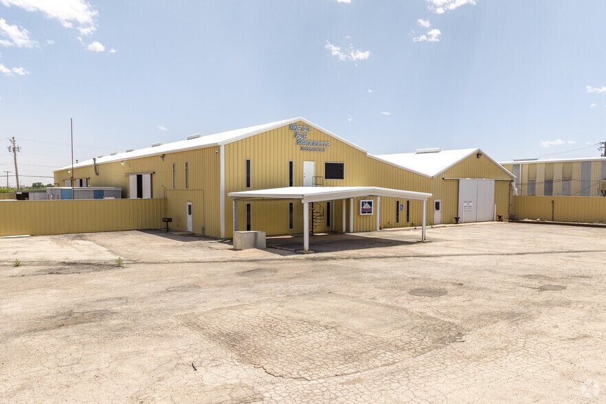 More Photos Of 715 W 81st St, Odessa Warehouse For Sale