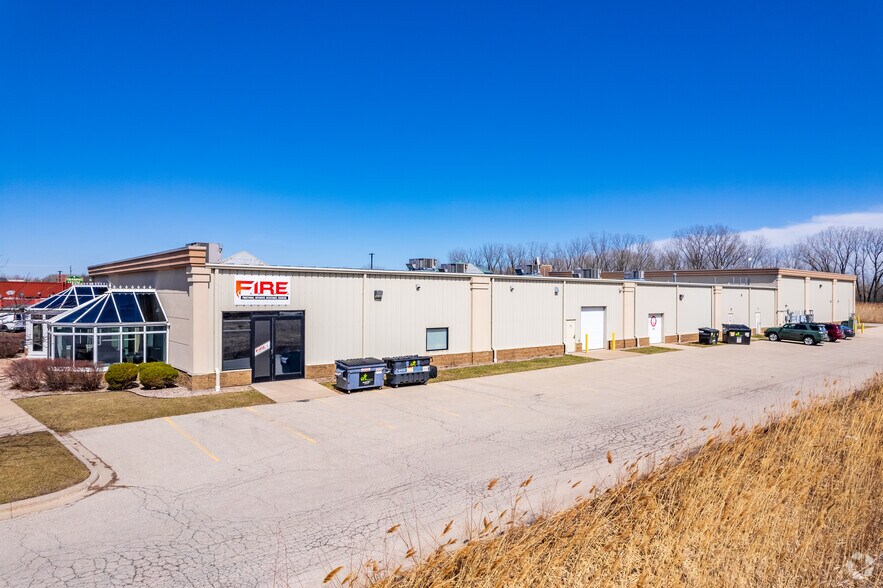 More Photos Of 1758-1920 N Casaloma Dr, Appleton Unknown For Lease