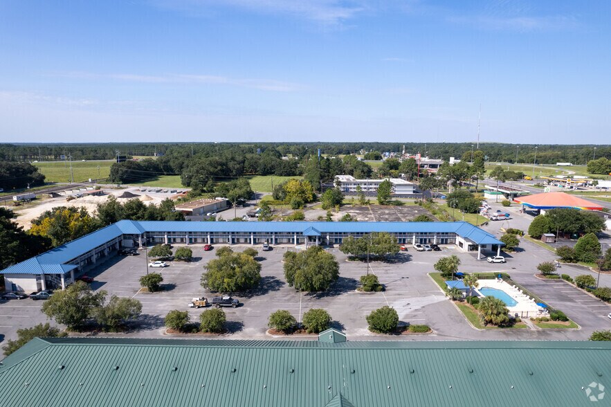 More Photos Of 1827 W Hill Ave, Valdosta Hotel For Sale